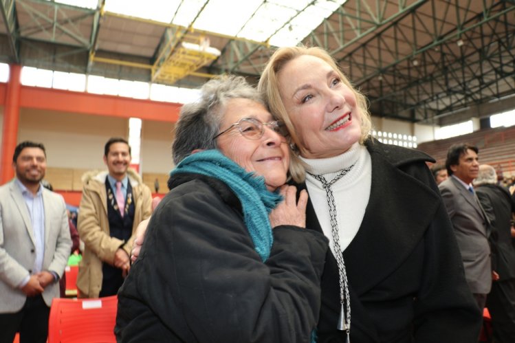 PRIMERA DAMA CECILIA MOREL: “ES URGENTE ADAPTAR ESPACIOS PARA QUE LA TERCERA EDAD TENGA UNA MEJOR CALIDAD DE VIDA” PRIMERA DAMA CECILIA MOREL: “ES URGENTE ADAPTAR ESPACIOS PARA QUE LA TERCERA EDAD TENGA UNA MEJOR CALIDAD DE VIDA”