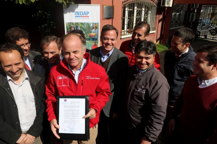 GOBIERNO DECLARA EMERGENCIA AGRÍCOLA PARA APOYAR A PEQUEÑOS PRODUCTORES DE LA REGIÓN DE COQUIMBO GOBIERNO DECLARA EMERGENCIA AGRÍCOLA PARA APOYAR A PEQUEÑOS PRODUCTORES DE LA REGIÓN DE COQUIMBO