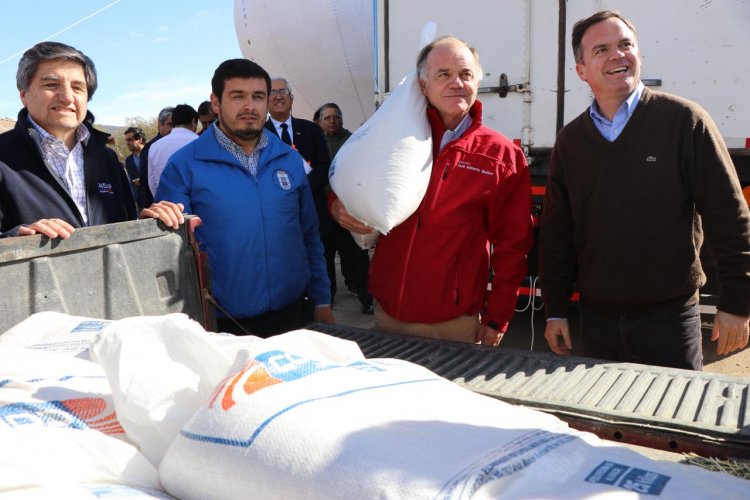 GOBIERNO DECLARA EMERGENCIA AGRÍCOLA PARA APOYAR A PEQUEÑOS PRODUCTORES DE LA REGIÓN DE COQUIMBO GOBIERNO DECLARA EMERGENCIA AGRÍCOLA PARA APOYAR A PEQUEÑOS PRODUCTORES DE LA REGIÓN DE COQUIMBO