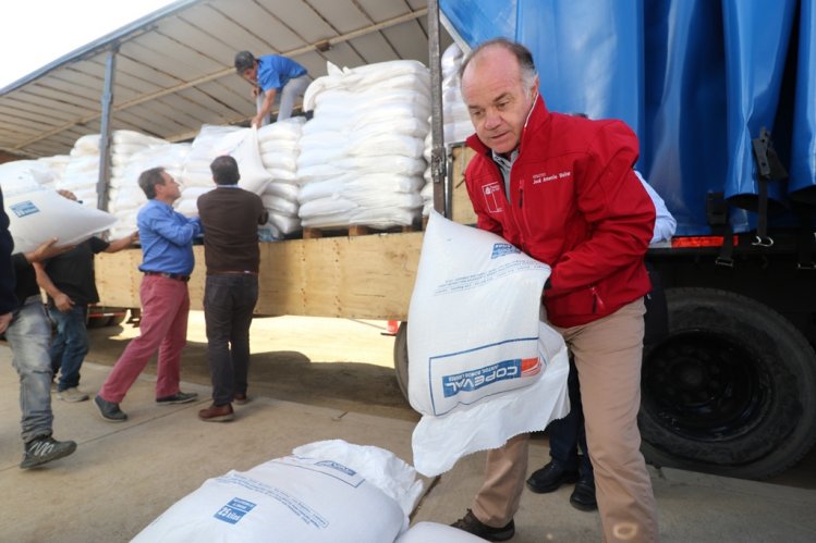 GOBIERNO DECLARA EMERGENCIA AGRÍCOLA PARA APOYAR A PEQUEÑOS PRODUCTORES DE LA REGIÓN DE COQUIMBO GOBIERNO DECLARA EMERGENCIA AGRÍCOLA PARA APOYAR A PEQUEÑOS PRODUCTORES DE LA REGIÓN DE COQUIMBO
