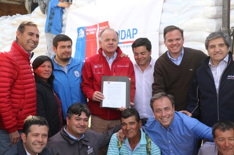 GOBIERNO DECLARA EMERGENCIA AGRÍCOLA PARA APOYAR A PEQUEÑOS PRODUCTORES DE LA REGIÓN DE COQUIMBO GOBIERNO DECLARA EMERGENCIA AGRÍCOLA PARA APOYAR A PEQUEÑOS PRODUCTORES DE LA REGIÓN DE COQUIMBO