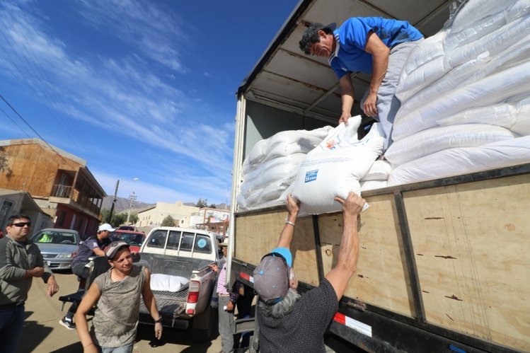 GOBIERNO DECLARA EMERGENCIA AGRÍCOLA PARA APOYAR A PEQUEÑOS PRODUCTORES DE LA REGIÓN DE COQUIMBO GOBIERNO DECLARA EMERGENCIA AGRÍCOLA PARA APOYAR A PEQUEÑOS PRODUCTORES DE LA REGIÓN DE COQUIMBO