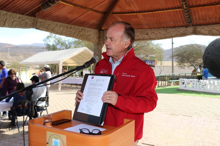 GOBIERNO DECLARA EMERGENCIA AGRÍCOLA PARA APOYAR A PEQUEÑOS PRODUCTORES DE LA REGIÓN DE COQUIMBO GOBIERNO DECLARA EMERGENCIA AGRÍCOLA PARA APOYAR A PEQUEÑOS PRODUCTORES DE LA REGIÓN DE COQUIMBO