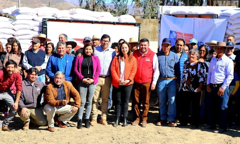 CRIANCEROS DE MONTE PATRIA RECIBEN ALIMENTACIÓN ESPECIAL PARA DAR MAYOR ENERGÍA Y NUTRICIÓN A LOS ANIMALES