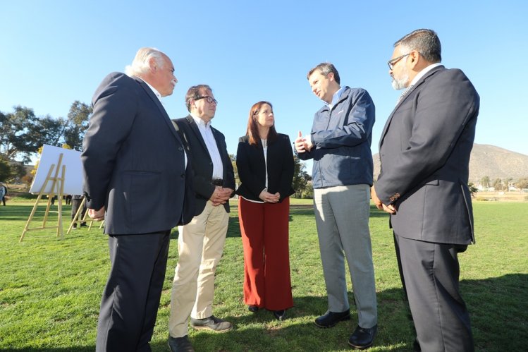GREMIO CONSTRUCTOR RENUNCIA A INDEMNIZACIÓN Y CEDE TERRENO PARA LA CONSTRUCCIÓN DEL FUTURO HOSPITAL DE LA SERENA GREMIO CONSTRUCTOR RENUNCIA A INDEMNIZACIÓN Y CEDE TERRENO PARA LA CONSTRUCCIÓN DEL FUTURO HOSPITAL DE LA SERENA