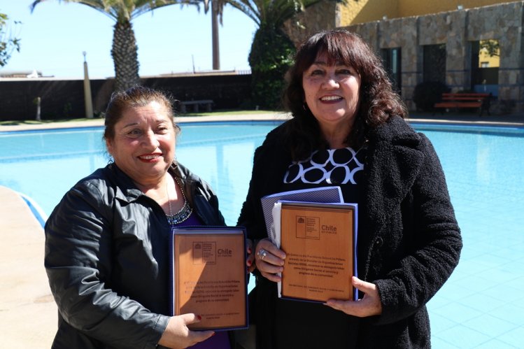 DIRIGENTES SOCIALES DE LA REGIÓN DE COQUIMBO FUERON RECONOCIDOS POR SU IMPORTANTE ROL EN EL DESARROLLO LOCAL DIRIGENTES SOCIALES DE LA REGIÓN DE COQUIMBO FUERON RECONOCIDOS POR SU IMPORTANTE ROL EN EL DESARROLLO LOCAL