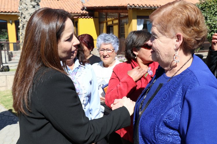 DIRIGENTES SOCIALES DE LA REGIÓN DE COQUIMBO FUERON RECONOCIDOS POR SU IMPORTANTE ROL EN EL DESARROLLO LOCAL DIRIGENTES SOCIALES DE LA REGIÓN DE COQUIMBO FUERON RECONOCIDOS POR SU IMPORTANTE ROL EN EL DESARROLLO LOCAL
