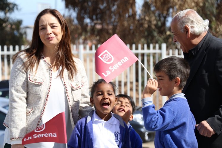 INAUGURAN EL TAN ANHELADO POLIDEPORTIVO DE LAS COMPAÑÍAS