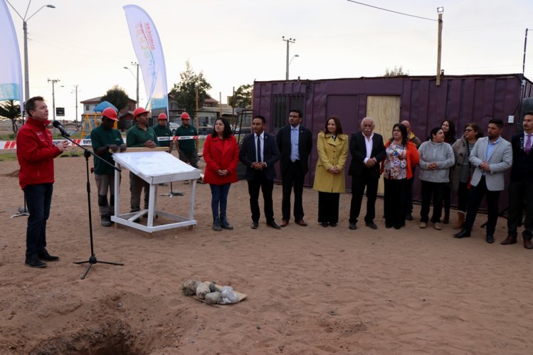 VECINOS DE LA SERENA RECIBEN MODERNAS SEDES SOCIALES GRACIAS AL APOYO DE SUBDERE VECINOS DE LA SERENA RECIBEN MODERNAS SEDES SOCIALES GRACIAS AL APOYO DE SUBDERE