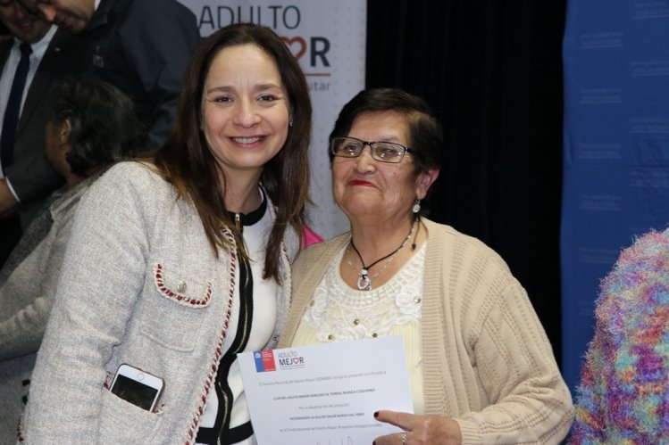 MÁS DE 8 MIL ADULTOS MAYORES DE LA REGIÓN RECIBEN RECURSOS PARA IMPLEMENTAR SUS INICIATIVAS DE INTEGRACIÓN SOCIAL