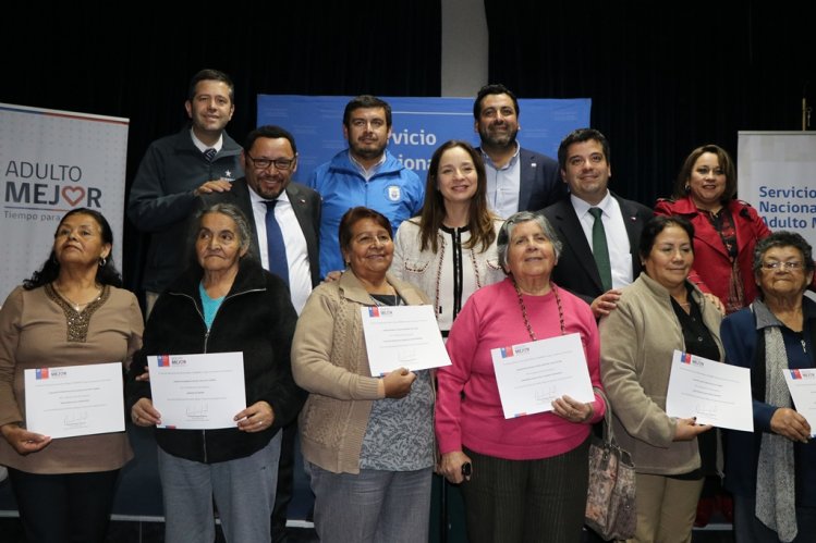 MÁS DE 8 MIL ADULTOS MAYORES DE LA REGIÓN RECIBEN RECURSOS PARA IMPLEMENTAR SUS INICIATIVAS DE INTEGRACIÓN SOCIAL