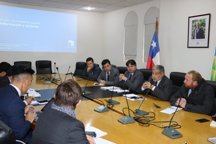 CONAF DISPONE 345 CUPOS DE EMPLEO PARA ENFRENTAR LA EMERGENCIA HÍDRICA EN LA REGIÓN CONAF DISPONE 345 CUPOS DE EMPLEO PARA ENFRENTAR LA EMERGENCIA HÍDRICA EN LA REGIÓN