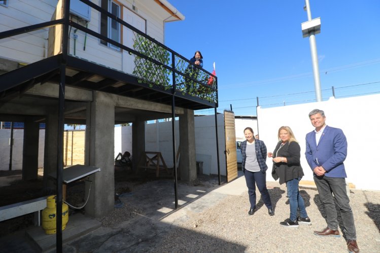 VECINA DE BAQUEDANO CUENTA CON NUEVA VIVIENDA TRAS PERDER TODO EN EL TSUNAMI DE 2015