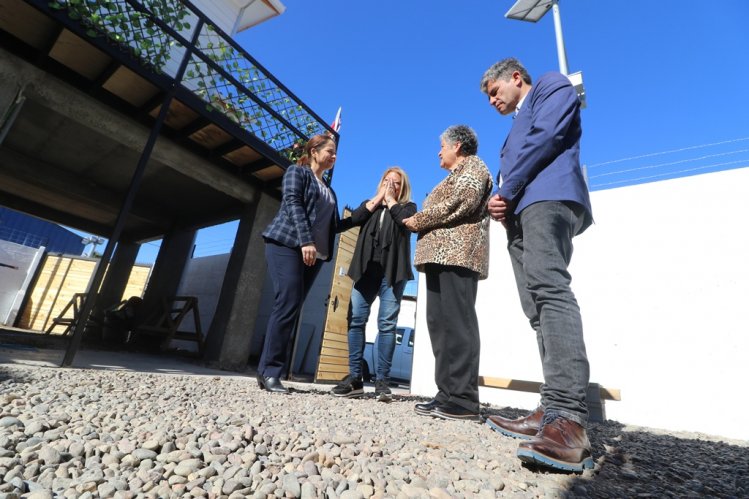 VECINA DE BAQUEDANO CUENTA CON NUEVA VIVIENDA TRAS PERDER TODO EN EL TSUNAMI DE 2015