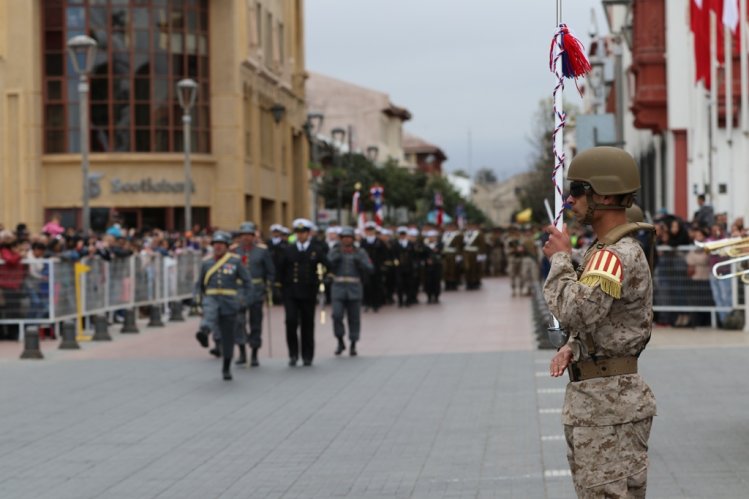 LA SERENA INICIA OFICIALMENTE LAS CELEBRACIONES DE FIESTAS PATRIAS CON IMPECABLE DESFILE CÍVICO MILITAR