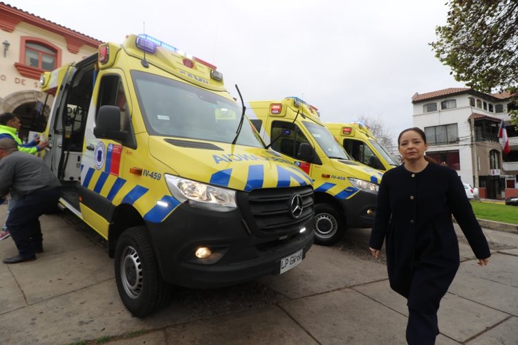NUEVAS AMBULANCIAS REFORZARÁN LABOR DEL SAMU EN COQUIMBO, OVALLE E ILLAPEL NUEVAS AMBULANCIAS REFORZARÁN LABOR DEL SAMU EN COQUIMBO, OVALLE E ILLAPEL