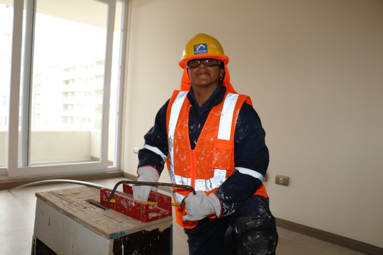 PROGRAMA DE CAPACITACIÓN APOYA EL AUMENTO DE MUJERES EN LA CONSTRUCCIÓN PROGRAMA DE CAPACITACIÓN APOYA EL AUMENTO DE MUJERES EN LA CONSTRUCCIÓN