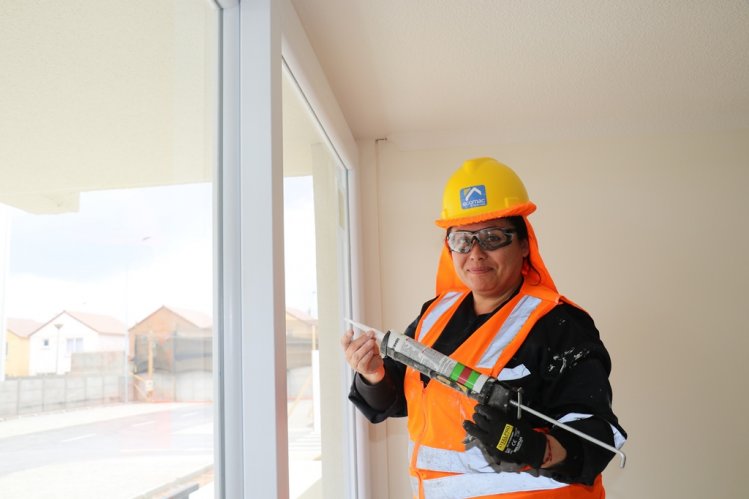 PROGRAMA DE CAPACITACIÓN APOYA EL AUMENTO DE MUJERES EN LA CONSTRUCCIÓN PROGRAMA DE CAPACITACIÓN APOYA EL AUMENTO DE MUJERES EN LA CONSTRUCCIÓN