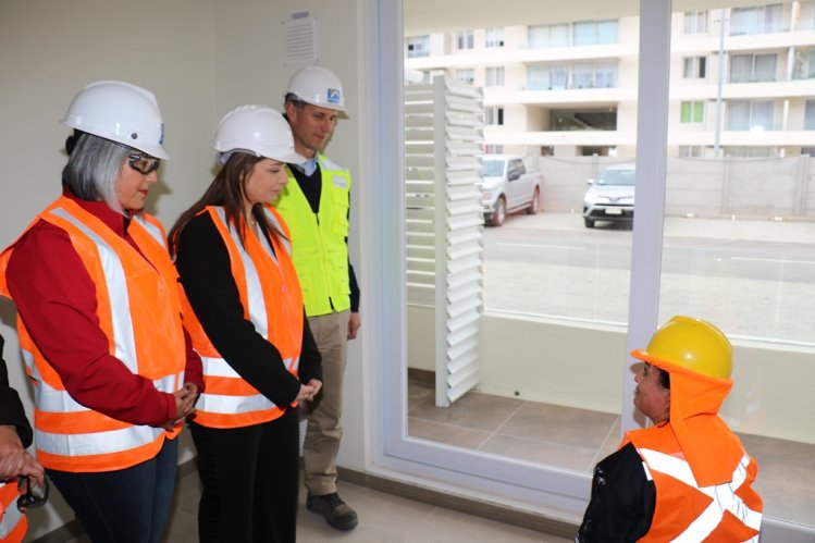 PROGRAMA DE CAPACITACIÓN APOYA EL AUMENTO DE MUJERES EN LA CONSTRUCCIÓN PROGRAMA DE CAPACITACIÓN APOYA EL AUMENTO DE MUJERES EN LA CONSTRUCCIÓN
