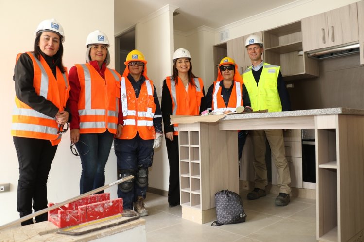 PROGRAMA DE CAPACITACIÓN APOYA EL AUMENTO DE MUJERES EN LA CONSTRUCCIÓN PROGRAMA DE CAPACITACIÓN APOYA EL AUMENTO DE MUJERES EN LA CONSTRUCCIÓN