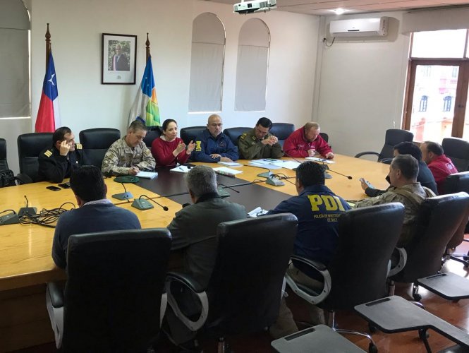 GOBIERNO Y JEFE DE FUERZA COORDINAN ACCIONES PARA RESGUARDAR ORDEN PÚBLICO DURANTE ESTADO DE EMERGENCIA GOBIERNO Y JEFE DE FUERZA COORDINAN ACCIONES PARA RESGUARDAR ORDEN PÚBLICO DURANTE ESTADO DE EMERGENCIA