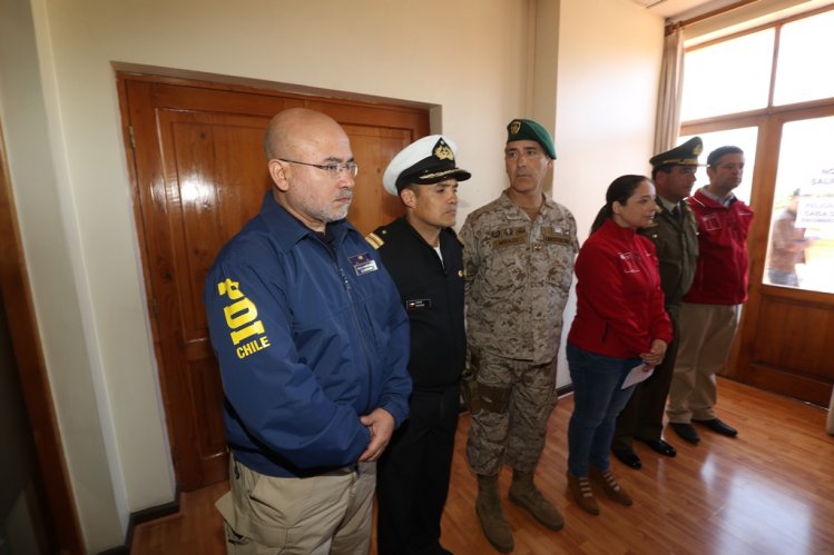 GOBIERNO Y JEFE DE FUERZA COORDINAN ACCIONES PARA RESGUARDAR ORDEN PÚBLICO DURANTE ESTADO DE EMERGENCIA GOBIERNO Y JEFE DE FUERZA COORDINAN ACCIONES PARA RESGUARDAR ORDEN PÚBLICO DURANTE ESTADO DE EMERGENCIA