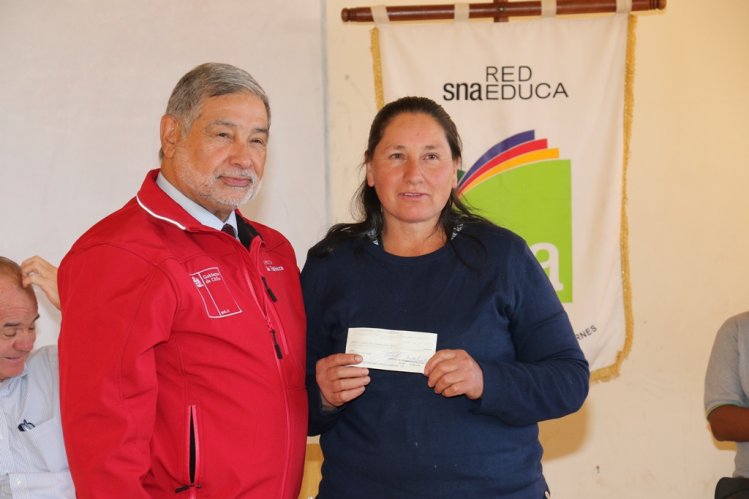 INDAP APOYA A 20 APICULTORES AFECTADOS POR LOQUE AMERICANA INDAP APOYA A 20 APICULTORES AFECTADOS POR LOQUE AMERICANA