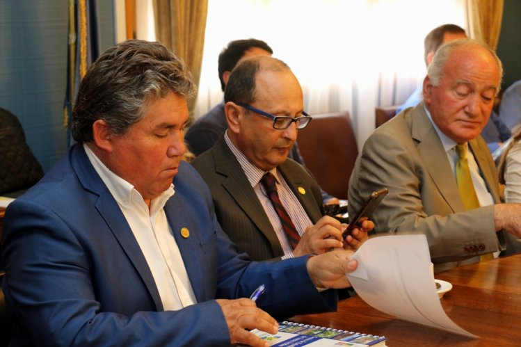 NUEVO PLAN DE EMERGENCIA HÍDRICA PONE SUS ÉNFASIS EN EL ABASTECIMIENTO HUMANO, DESARROLLO PRODUCTIVO Y APOYO SOCIAL NUEVO PLAN DE EMERGENCIA HÍDRICA PONE SUS ÉNFASIS EN EL ABASTECIMIENTO HUMANO, DESARROLLO PRODUCTIVO Y APOYO SOCIAL