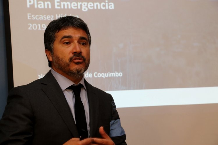 NUEVO PLAN DE EMERGENCIA HÍDRICA PONE SUS ÉNFASIS EN EL ABASTECIMIENTO HUMANO, DESARROLLO PRODUCTIVO Y APOYO SOCIAL NUEVO PLAN DE EMERGENCIA HÍDRICA PONE SUS ÉNFASIS EN EL ABASTECIMIENTO HUMANO, DESARROLLO PRODUCTIVO Y APOYO SOCIAL