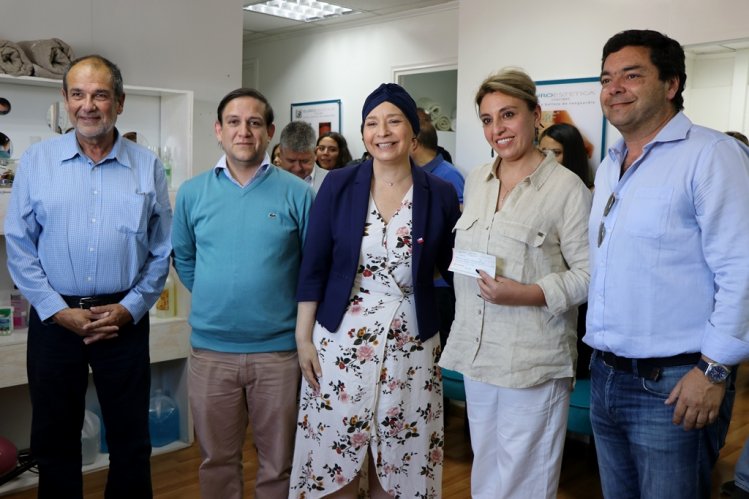 EMPRENDEDORES DE TODA LA REGIÓN RECIBEN APOYO ECONÓMICO PARA IR RECUPERANDO SUS NEGOCIOS EMPRENDEDORES DE TODA LA REGIÓN RECIBEN APOYO ECONÓMICO PARA IR RECUPERANDO SUS NEGOCIOS