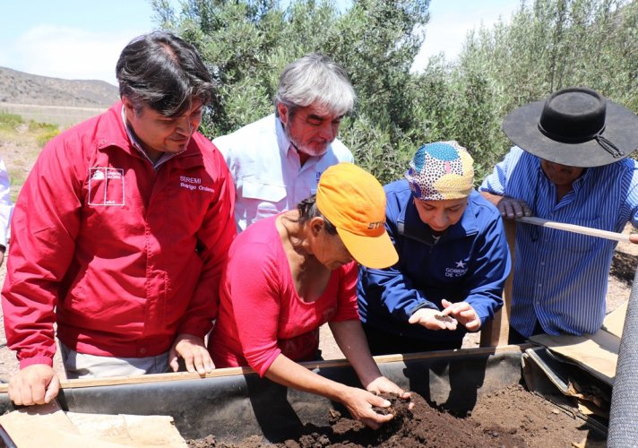 CERCA DE 8.500 PEQUEÑOS USUARIOS DE INDAP RECIBIRÁN RECURSOS PARA ENFRENTAR LOS EFECTOS DE LA SEQUÍA CERCA DE 8.500 PEQUEÑOS USUARIOS DE INDAP RECIBIRÁN RECURSOS PARA ENFRENTAR LOS EFECTOS DE LA SEQUÍA