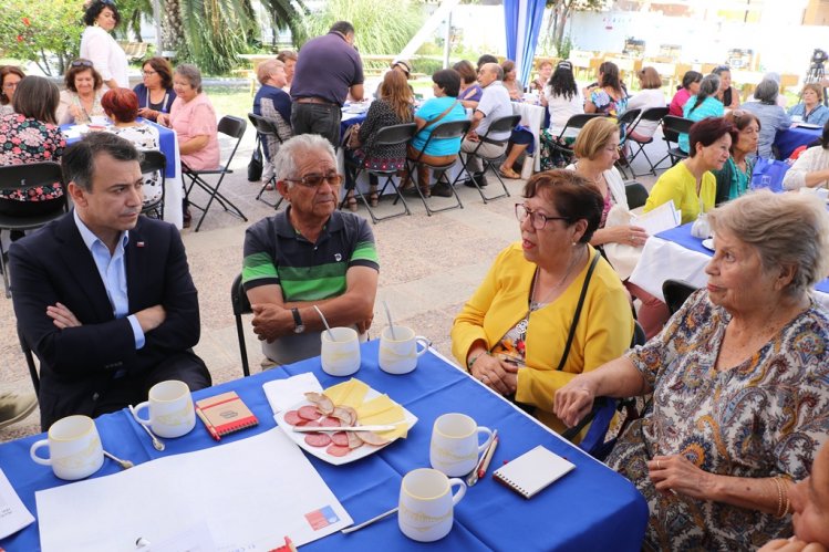 MEJORES PENSIONES Y ACCESO A LA SALUD ENTRE LOS PRINCIPALES REQUERIMIENTOS DE LOS ADULTOS MAYORES MEJORES PENSIONES Y ACCESO A LA SALUD ENTRE LOS PRINCIPALES REQUERIMIENTOS DE LOS ADULTOS MAYORES