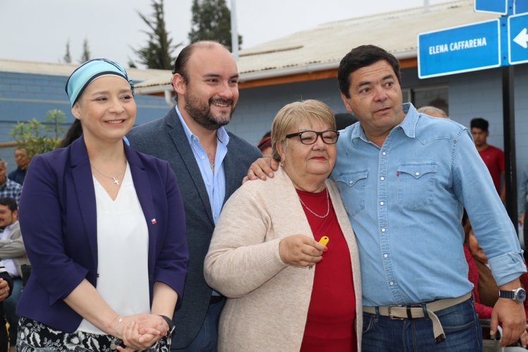 FAMILIAS DE PAN DE AZÚCAR CIERRAN MÁS DE 14 AÑOS DE ESPERA RECIBIENDO SUS CASAS PROPIAS