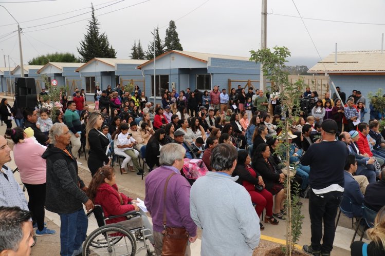 FAMILIAS DE PAN DE AZÚCAR CIERRAN MÁS DE 14 AÑOS DE ESPERA RECIBIENDO SUS CASAS PROPIAS