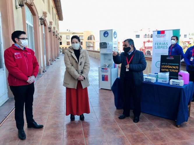 GOBIERNO ENTREGA KITS PARA REFORZAR MEDIDAS SANITARIAS EN FERIAS LIBRES Y EVITAR CONTAGIOS DE COVID-19