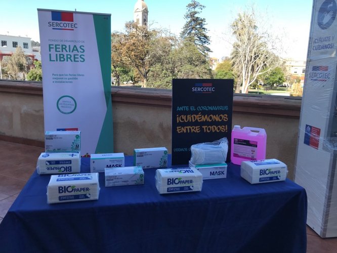 GOBIERNO ENTREGA KITS PARA REFORZAR MEDIDAS SANITARIAS EN FERIAS LIBRES Y EVITAR CONTAGIOS DE COVID-19