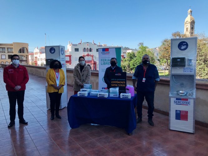 GOBIERNO ENTREGA KITS PARA REFORZAR MEDIDAS SANITARIAS EN FERIAS LIBRES Y EVITAR CONTAGIOS DE COVID-19