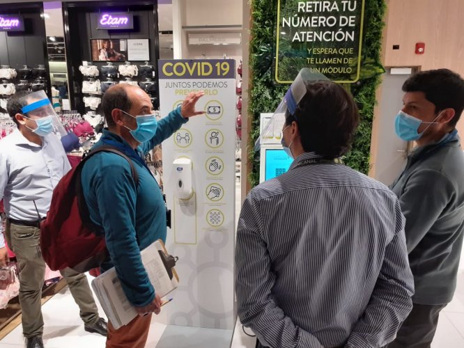 AUTORIDADES FISCALIZAN CUMPLIMIENTO DE MEDIDAS PREVENTIVAS POR COVID_19 EN CENTRO COMERCIAL DE LA SERENA