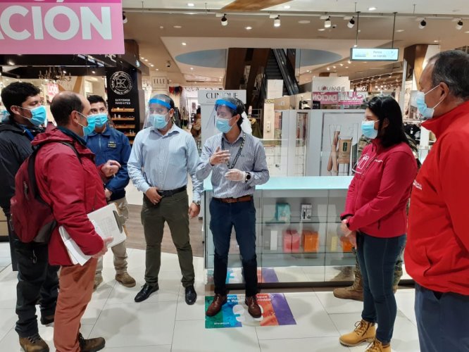 AUTORIDADES FISCALIZAN CUMPLIMIENTO DE MEDIDAS PREVENTIVAS POR COVID_19 EN CENTRO COMERCIAL DE LA SERENA