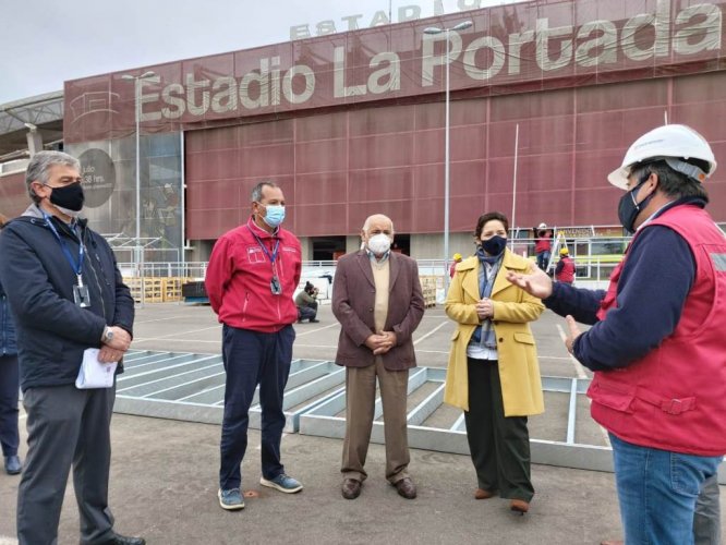 COMIENZA INSTALACIÓN DEL HOSPITAL MODULAR EN DEPENDENCIAS DEL ESTADIO LA PORTADA