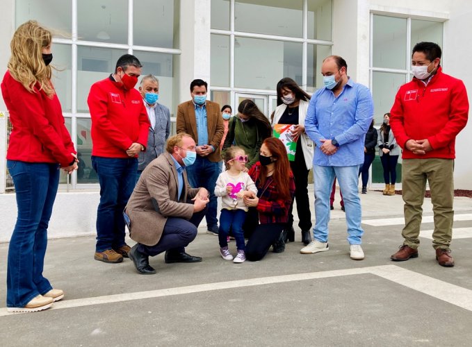 FAMILIAS VULNERABLES DE COQUIMBO RECIBIERON SU CASA PROPIA EN UN PROYECTO CON INTEGRACIÓN SOCIAL