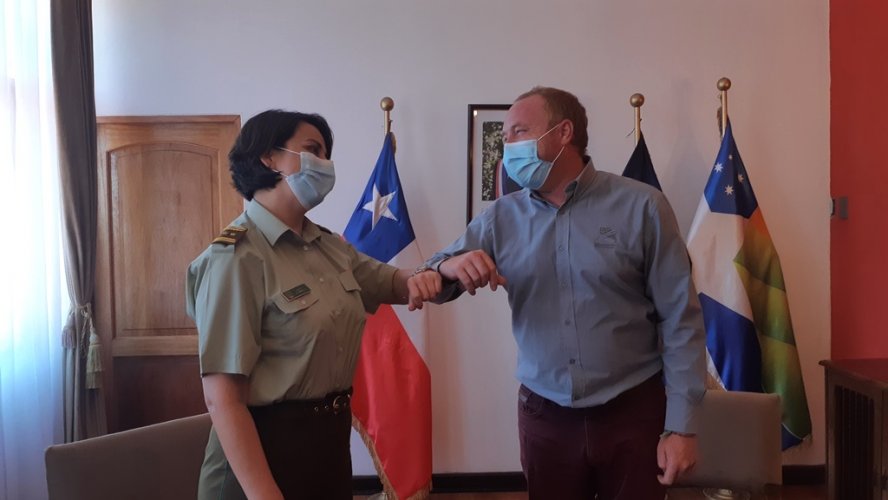 INTENDENTE PABLO HERMAN SE REÚNE CON LA PRIMERA JEFA DE ZONA DE CARABINEROS DE LA REGIÓN INTENDENTE PABLO HERMAN SE REÚNE CON LA PRIMERA JEFA DE ZONA DE CARABINEROS DE LA REGIÓN