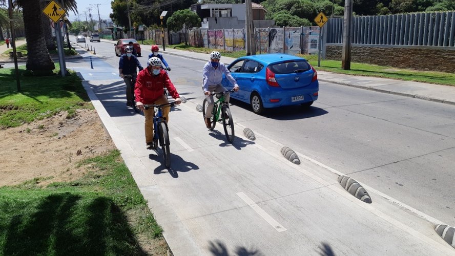 INAUGURAN NUEVO TRAMO DE CICLOVÍA EN AVENIDA FRANCISCO DE AGUIRRE QUE UNE LA RUTA 5 Y EL FARO