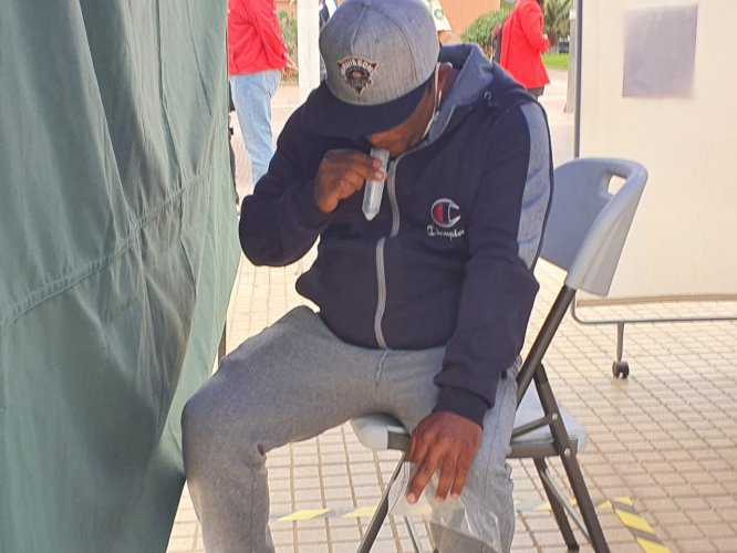 REGIÓN DE COQUIMBO COMENZÓ A APLICAR TEST DE SALIVA PARA DETECTAR CASOS DE COVID-19 REGIÓN DE COQUIMBO COMENZÓ A APLICAR TEST DE SALIVA PARA DETECTAR CASOS DE COVID-19