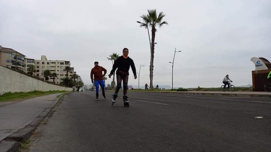 DEPORTISTAS Y VECINOS SE DESPLEGARON POR TODA LA AVENIDA DEL MAR PARA HACER ACTIVIDAD FÍSICA