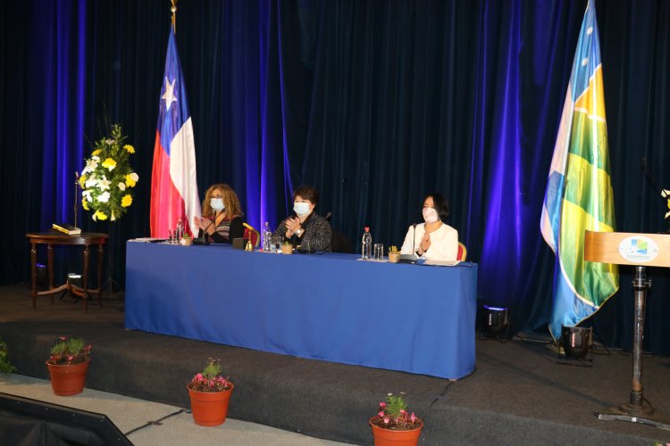 MÁS ATRIBUCIONES Y PODER DE DECISIÓN PIDE GOBERNADORA REGIONAL KRIST NARANJO PEÑALOZA AL ASUMIR EL MANDO DE LA REGIÓN MÁS ATRIBUCIONES Y PODER DE DECISIÓN PIDE GOBERNADORA REGIONAL KRIST NARANJO PEÑALOZA AL ASUMIR EL MANDO DE LA REGIÓN