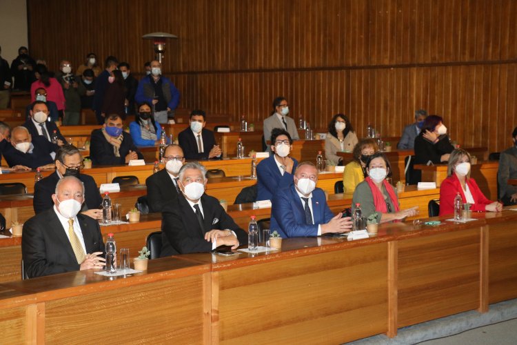 MÁS ATRIBUCIONES Y PODER DE DECISIÓN PIDE GOBERNADORA REGIONAL KRIST NARANJO PEÑALOZA AL ASUMIR EL MANDO DE LA REGIÓN MÁS ATRIBUCIONES Y PODER DE DECISIÓN PIDE GOBERNADORA REGIONAL KRIST NARANJO PEÑALOZA AL ASUMIR EL MANDO DE LA REGIÓN
