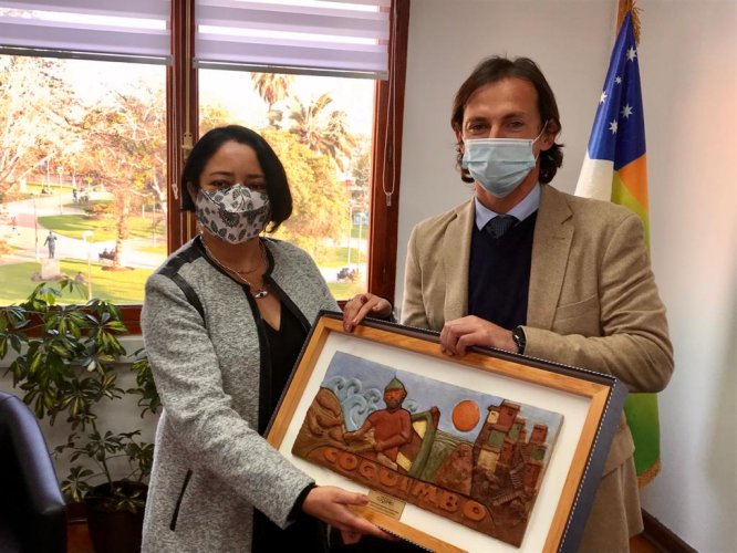 GOBERNADORA REGIONAL RECIBE EL SALUDO DE DIVERSAS AUTORIDADES LOCALES EN SU PRIMERA JORNADA EN EL CARGO GOBERNADORA REGIONAL RECIBE EL SALUDO DE DIVERSAS AUTORIDADES LOCALES EN SU PRIMERA JORNADA EN EL CARGO