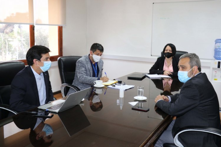 SANITARIA PRESENTÓ A LA GOBERNADORA REGIONAL SU PLAN DE ACCIÓN PARA ASEGURAR EL AGUA PARA CONSUMO HUMANO SANITARIA PRESENTÓ A LA GOBERNADORA REGIONAL SU PLAN DE ACCIÓN PARA ASEGURAR EL AGUA PARA CONSUMO HUMANO