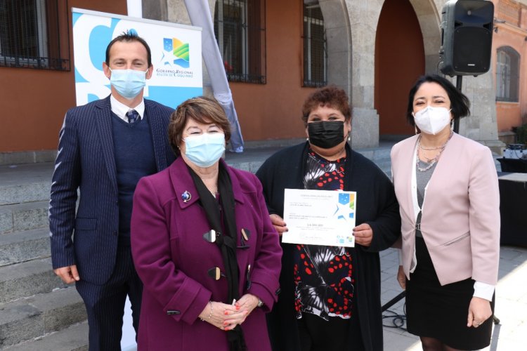 CERCA DE $400 MILLONES EN PROYECTOS DE SEGURIDAD CIUDADANA Y MEDIO AMBIENTE ENTREGÓ EL GOBIERNO REGIONAL A ORGANIZACIONES DE ELQUI CERCA DE $400 MILLONES EN PROYECTOS DE SEGURIDAD CIUDADANA Y MEDIO AMBIENTE ENTREGÓ EL GOBIERNO REGIONAL A ORGANIZACIONES DE ELQUI